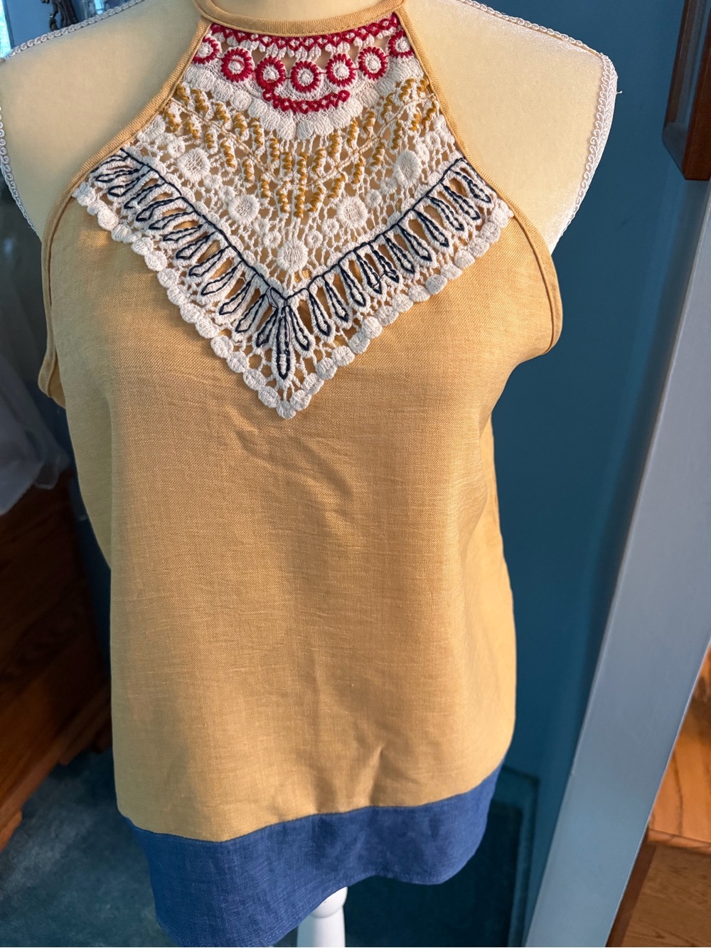 Hailey & Co Boho Crocheted Halter Tank Top L